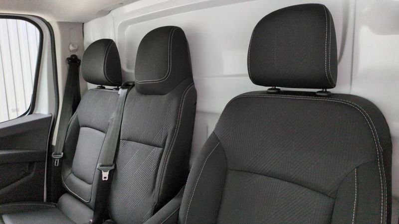 Renault Trafic fourgon nouveau L2h1 3t blue dci 170 auto extra + plancher bois + radars av