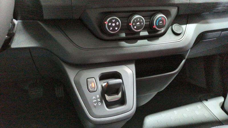 Renault Trafic fourgon nouveau L2h1 3t blue dci 170 auto extra + plancher bois + radars av
