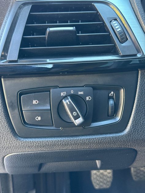 BMW SERIE 3 320d 2.0 d 184 ch Luxury