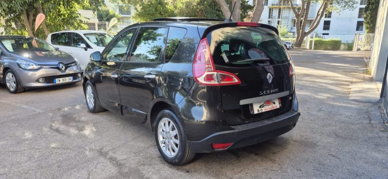 Renault Scénic III 1.5 DCI 105cv, *Clim auto*, *Toit ouvrant*