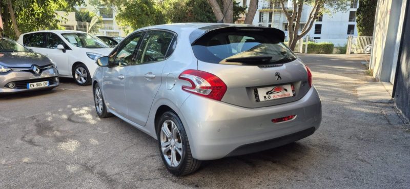 Peugeot 208 1.6 hdi 92 ch ALLURE, *GPS*, *Clim auto*, *Idéale jeune conducteur*
