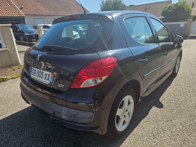PEUGEOT 207 2012