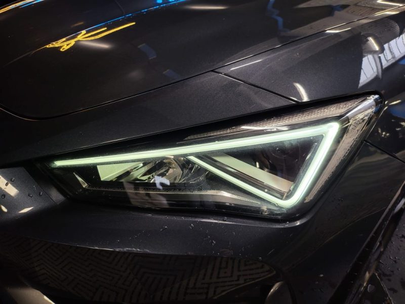 CUPRA LEON 1.5 eTSI TURBO HYBRID 150ch V DSG7TOIT OUVRANT / LUMIERES D\'AMBIANCES / SIEGES CHAUFF / 