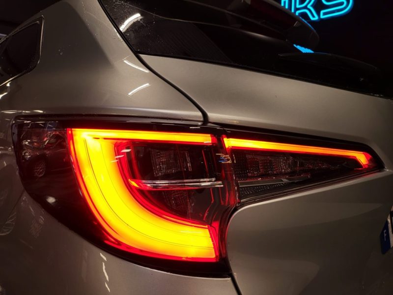 TOYOTA COROLLA TOURING SPORT 122h DESIGN MY22 CARPLAY / ANGLES MORTS / CAMERA / SIEGES CHAUFFANTS