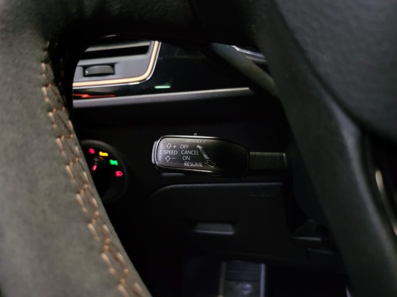 SEAT CUPRA 2.0 TSI 300R DSG7 TOIT OUVRANT / APPLE CARPLAY / PACK CARBONNE