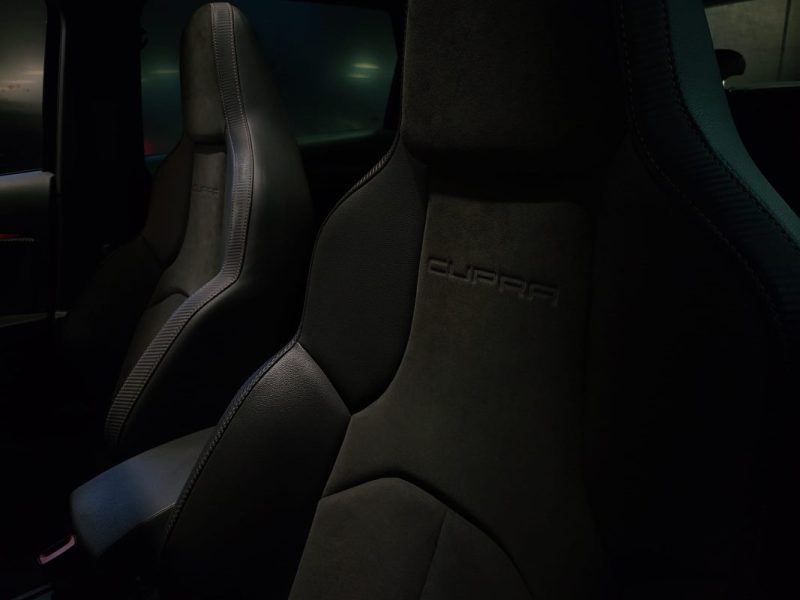 SEAT CUPRA 2.0 TSI 300R DSG7 TOIT OUVRANT / APPLE CARPLAY / PACK CARBONNE