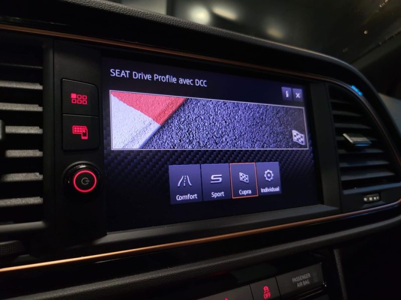 SEAT CUPRA 2.0 TSI 300R DSG7 TOIT OUVRANT / APPLE CARPLAY / PACK CARBONNE