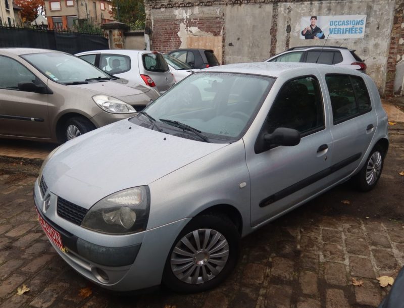 RENAULT CLIO 2003