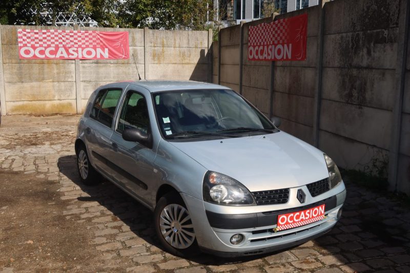 RENAULT CLIO 2003