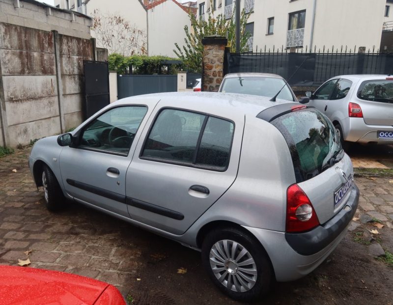 RENAULT CLIO 2003