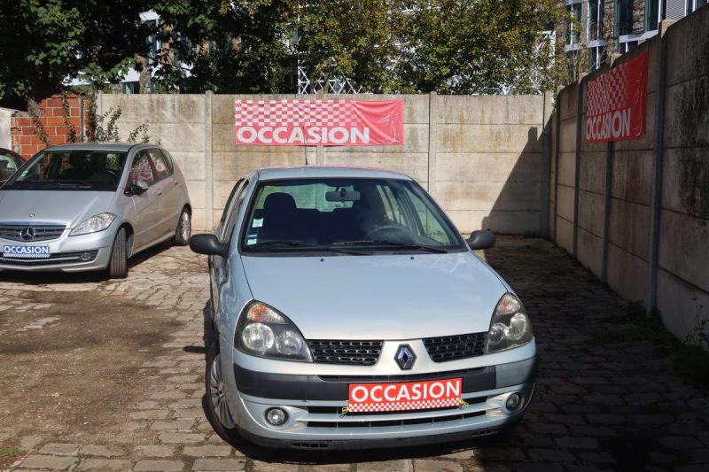 RENAULT CLIO 2003