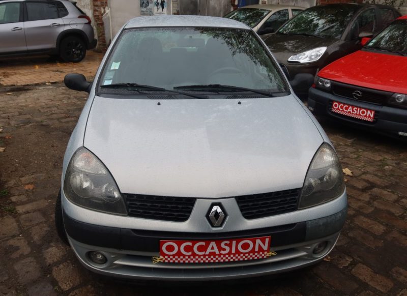 RENAULT CLIO 2003
