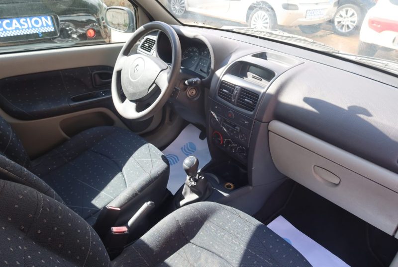 RENAULT CLIO 2003