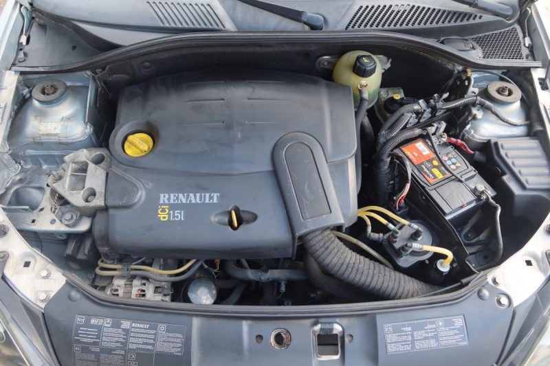 RENAULT CLIO 2003