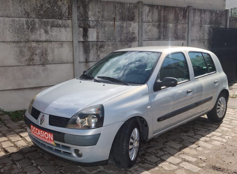 RENAULT CLIO 2003