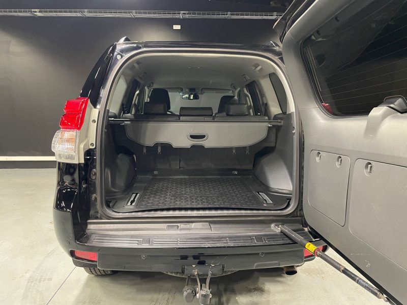 TOYOTA LAND CRUISER 2012