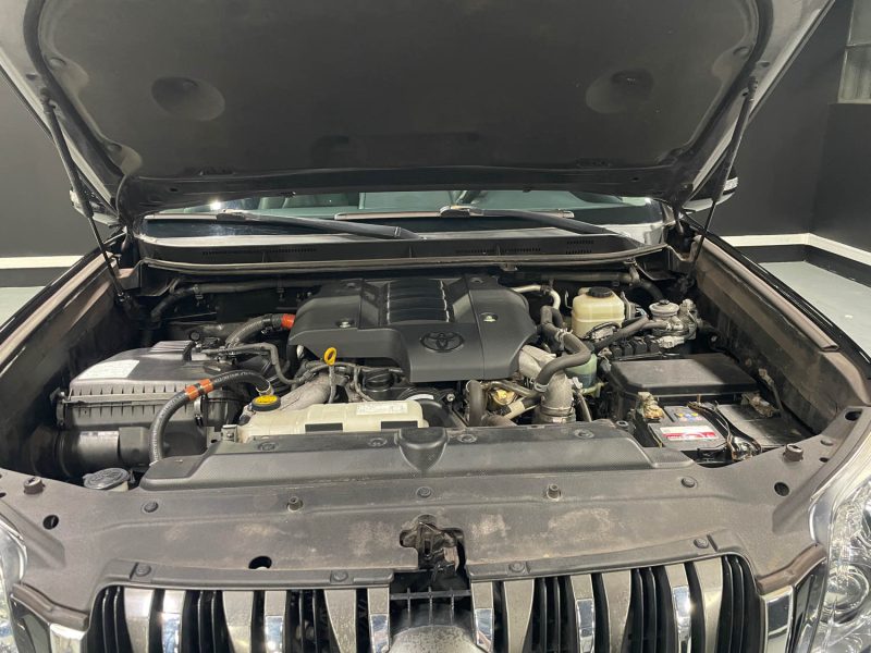 TOYOTA LAND CRUISER 2012