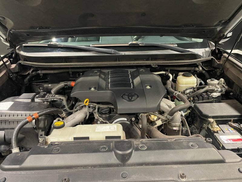 TOYOTA LAND CRUISER 2012