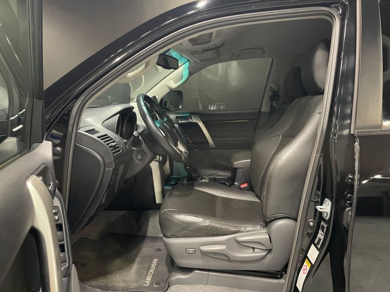 TOYOTA LAND CRUISER 2012