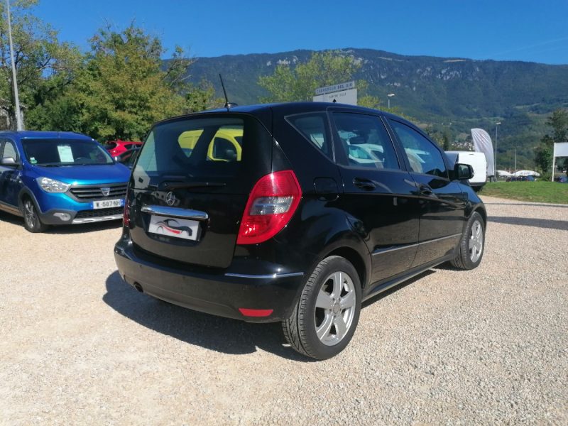 MERCEDES Classe A - 115ch essence boite automatique
