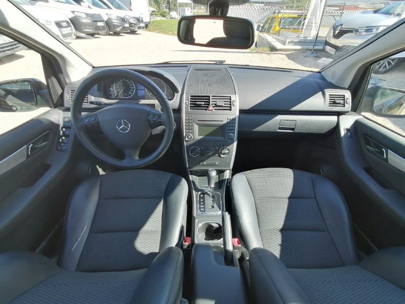 MERCEDES Classe A - 115ch essence boite automatique