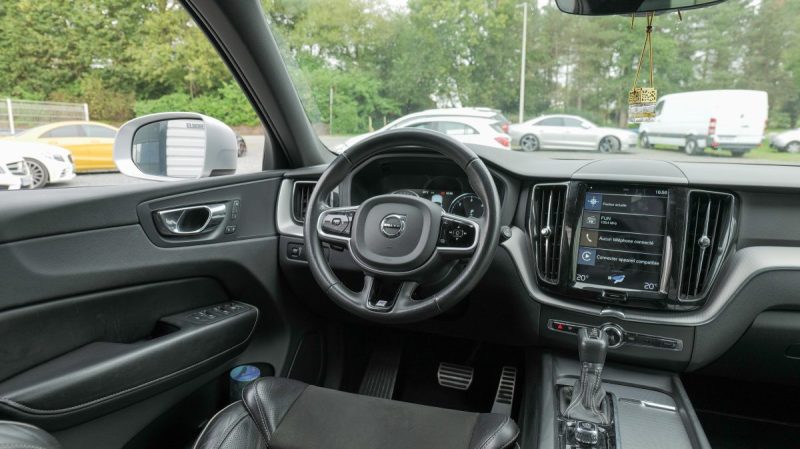 VOLVO XC60 D4 190Cv R-DESIGN GEARTRONIC 8