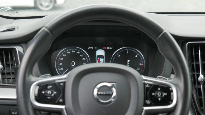 VOLVO XC60 D4 190Cv R-DESIGN GEARTRONIC 8