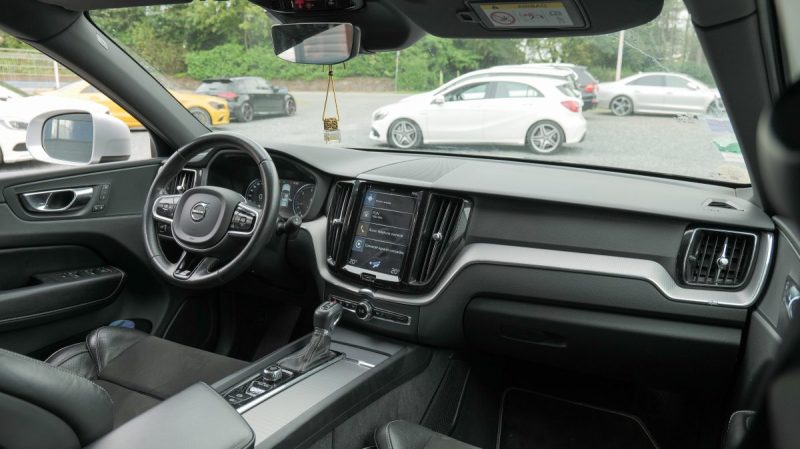 VOLVO XC60 D4 190Cv R-DESIGN GEARTRONIC 8