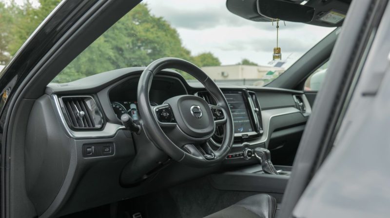 VOLVO XC60 D4 190Cv R-DESIGN GEARTRONIC 8