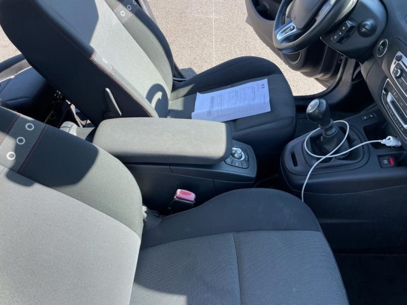 RENAULT MEGANE SCENIC 2013 - GARANTIE 3 MOIS 