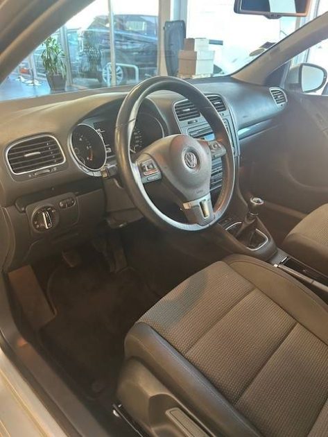 VOLKSWAGEN GOLF 2012