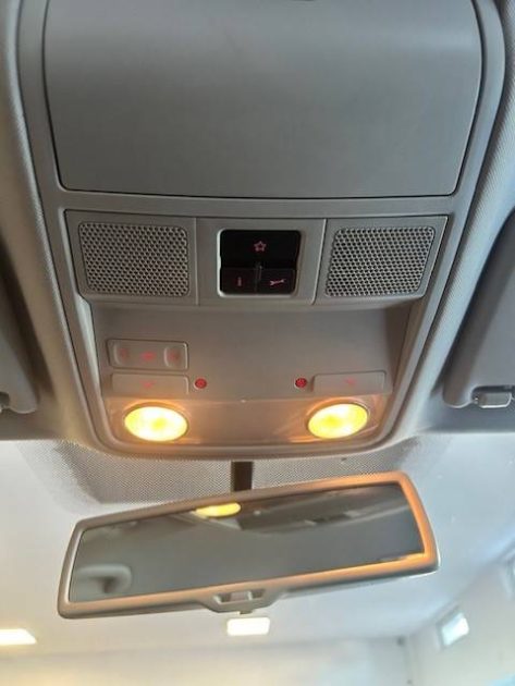 VOLKSWAGEN GOLF 2012