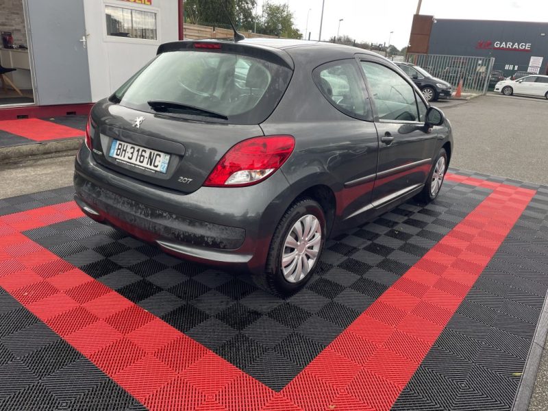 PEUGEOT 207 2011