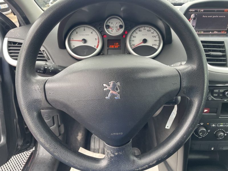 PEUGEOT 207 2011