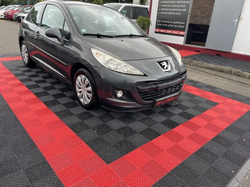 PEUGEOT 207 2011