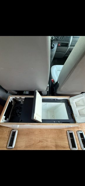 Volkswagen Transporter T5 combi 1.9 TDI 100 aménagé 