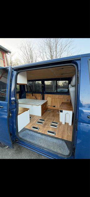 Volkswagen Transporter T5 combi 1.9 TDI 100 aménagé 