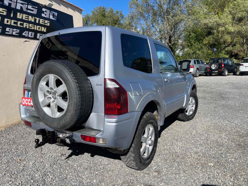 MITSUBISHI PAJERO 2005