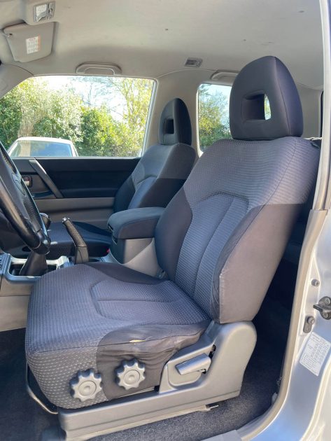 MITSUBISHI PAJERO 2005