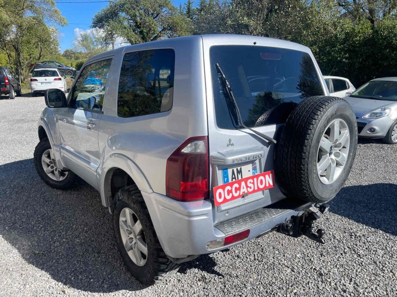 MITSUBISHI PAJERO 2005