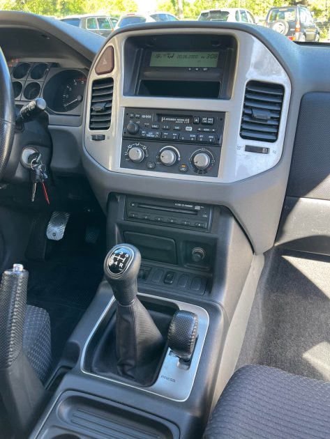 MITSUBISHI PAJERO 2005