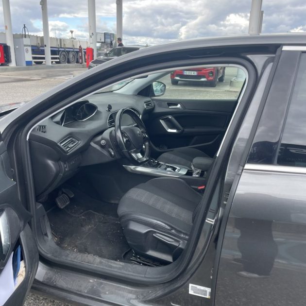 PEUGEOT 308 1.2 PureTech 130ch S&S Allure Business EAT6