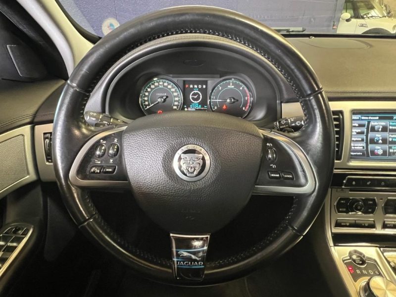 JAGUAR XF S V6 275ch Black édition BVA - Cuir - Toit ouvrant - Entretien OK  