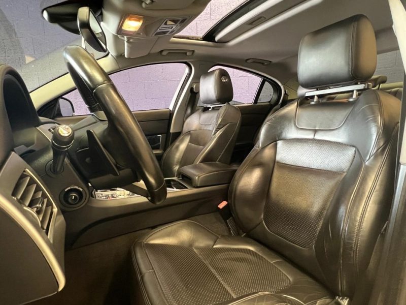 JAGUAR XF S V6 275ch Black édition BVA - Cuir - Toit ouvrant - Entretien OK  