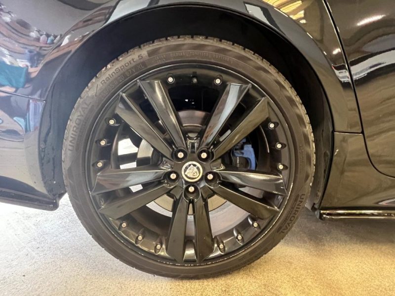 JAGUAR XF S V6 275ch Black édition BVA - Cuir - Toit ouvrant - Entretien OK  