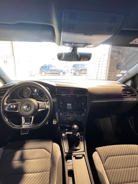Volkswagen Golf 7 R-Line – Essence – Full options – Garantie incluse