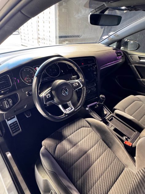 Volkswagen Golf 7 R-Line – Essence – Full options – Garantie incluse