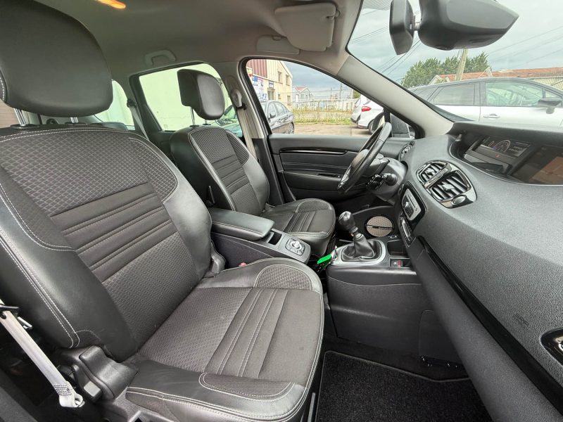 RENAULT GRAND SCÉNIC 3 PHASE 3 ENERGY BOSE 1.2 TCE 130CV CRIT'AIR 1 2015