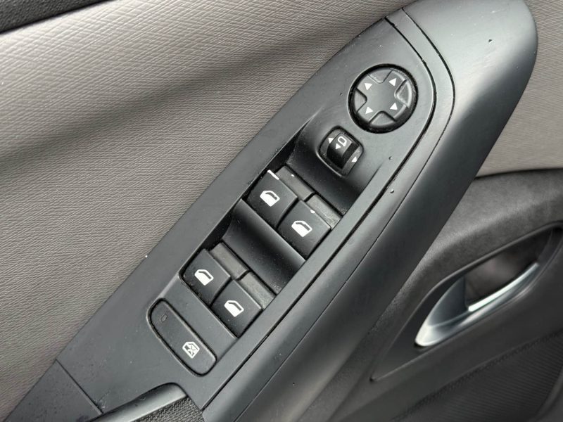 CITROEN C4 PICASSO 1.6 VTi 120ch Confort / 1ère Main / Attelage / Caméra  / Révisée & Garantie 