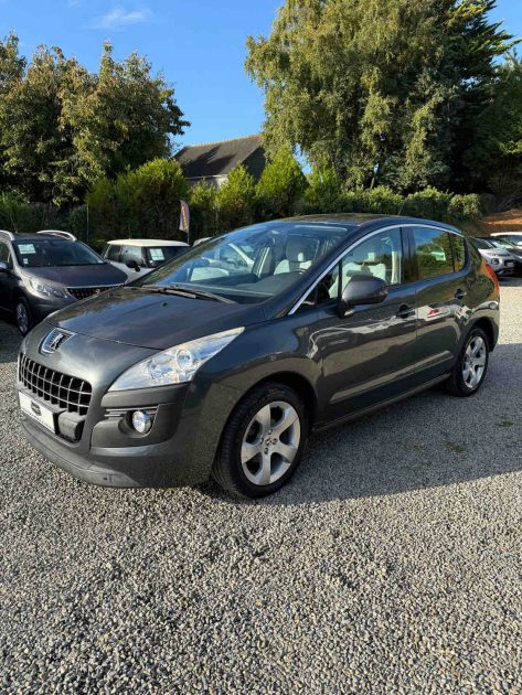 PEUGEOT 3008 1.6 HDi 110 PACK